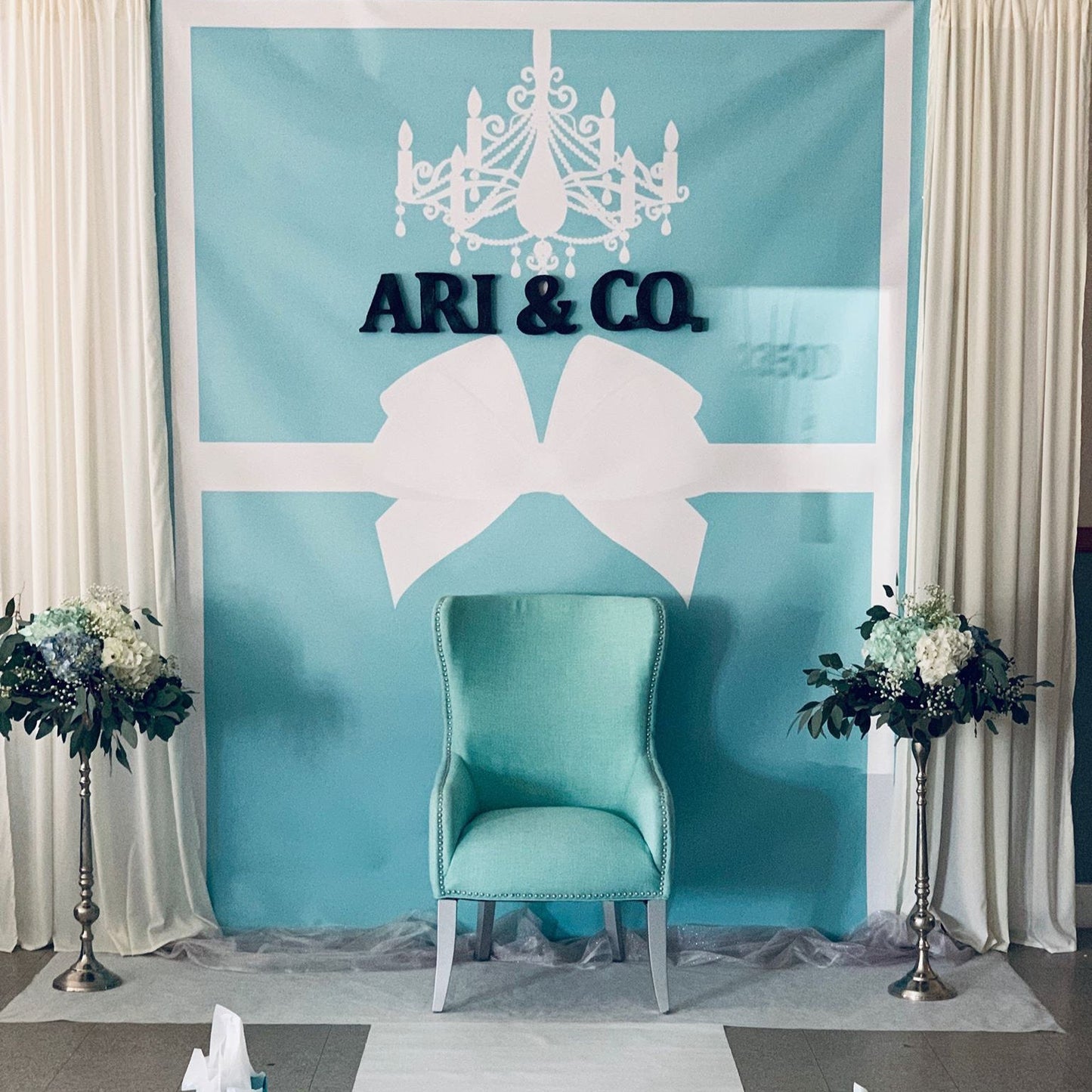 Teal with white bow step and repeat Backdrop, Turquoise backdrop