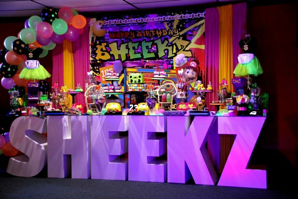 90s Backdrop, 90s photobooth, 90s Step and Repeat, 8X8 FEET Photo Booth backdrop, Graffiti Backdrop, 90s photo booth, Hip Hop Backdrop