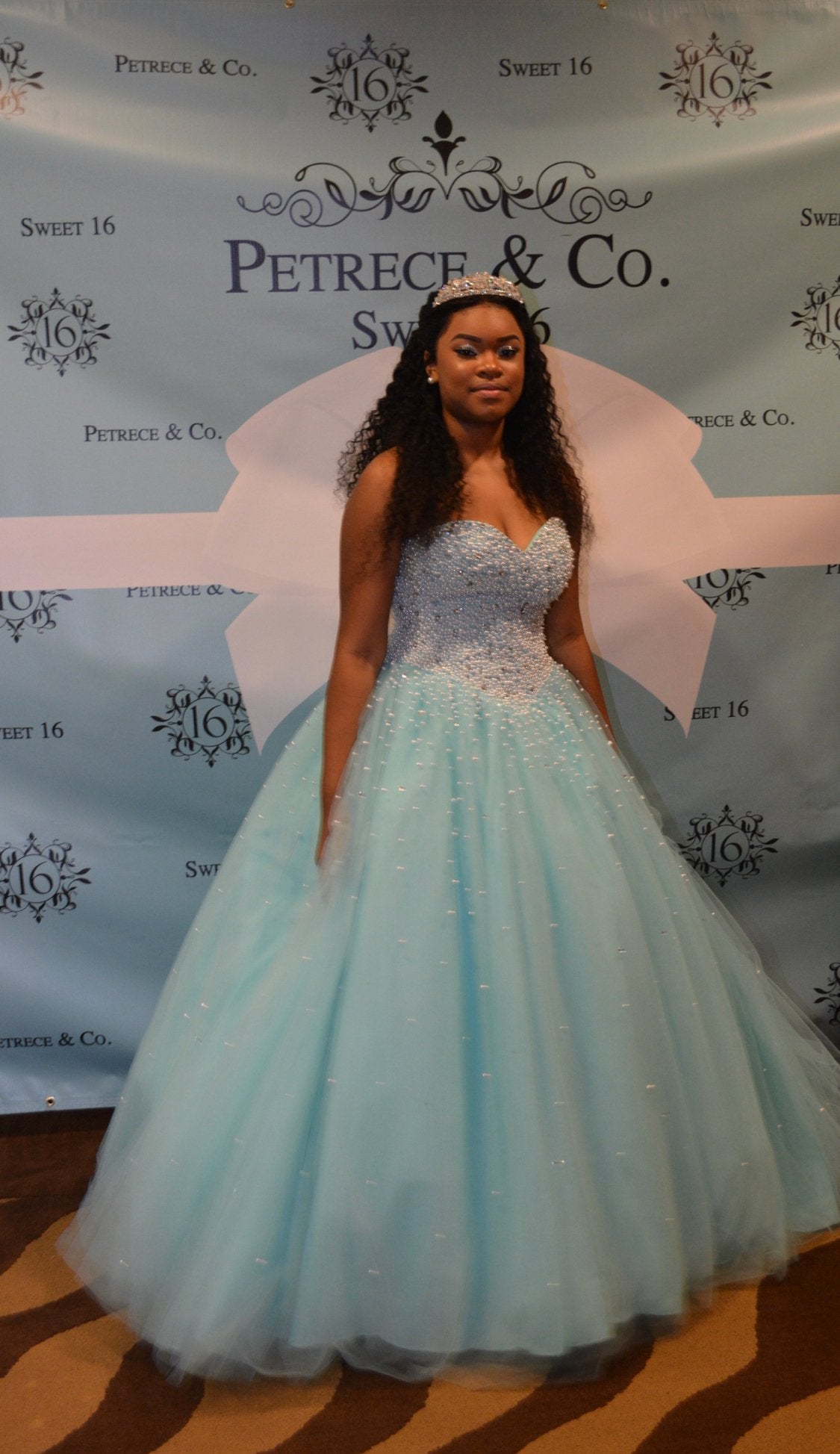 Step and repeat backdrop, turquoise blue, Diamonds are forever, Breakfast at & Co themed, breakfast at bridal shower, photo props,